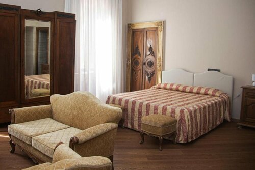 Гостиница Hotel Tornielli 9 в Новаре