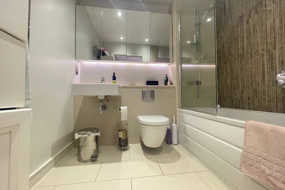 Фото Chic 2bd Flat With Private Balcony - Greenwich