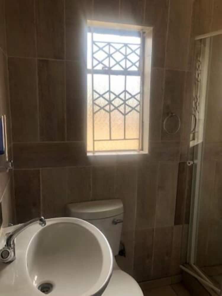 Фото Kennzy Guesthouse