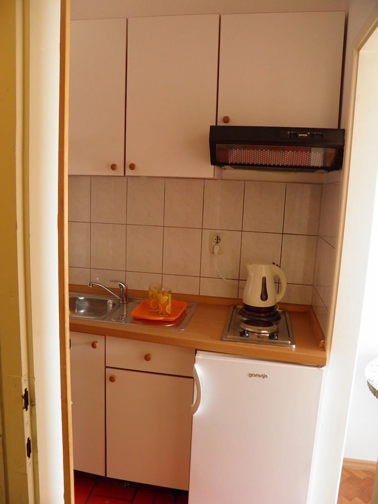 Фото Angela - With Beautiful Courtyard - Sa1