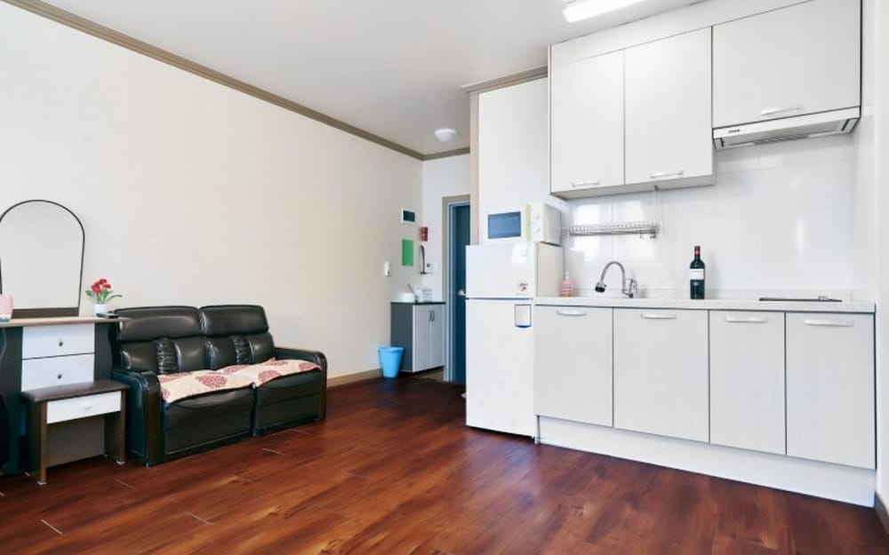 Фото Yeosu Expo Pension Hotel