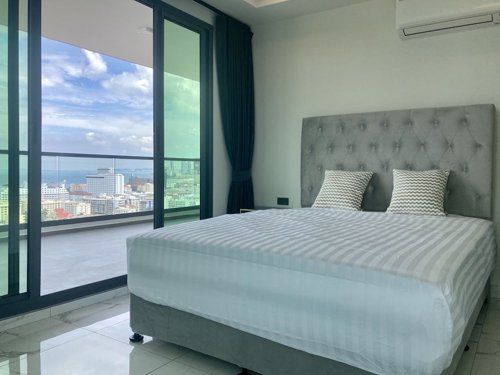 Фото Arcadia Millennium Tower by Psr