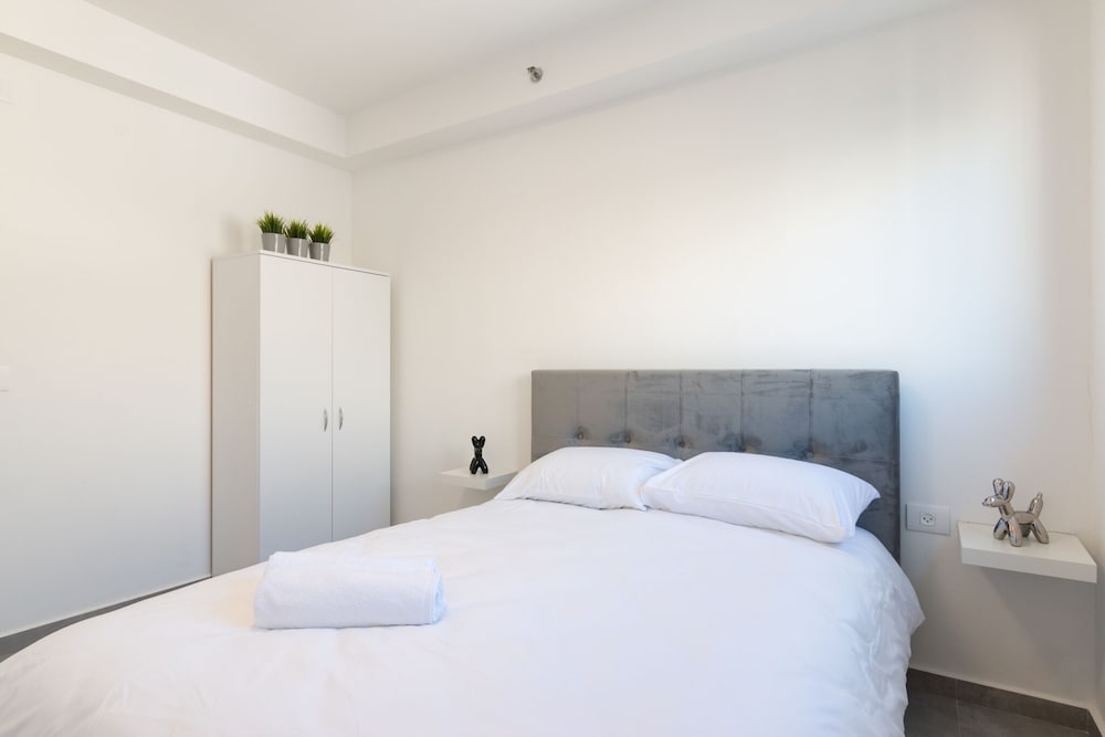 Фото Luxury Apt 3 Br New Tower Parking