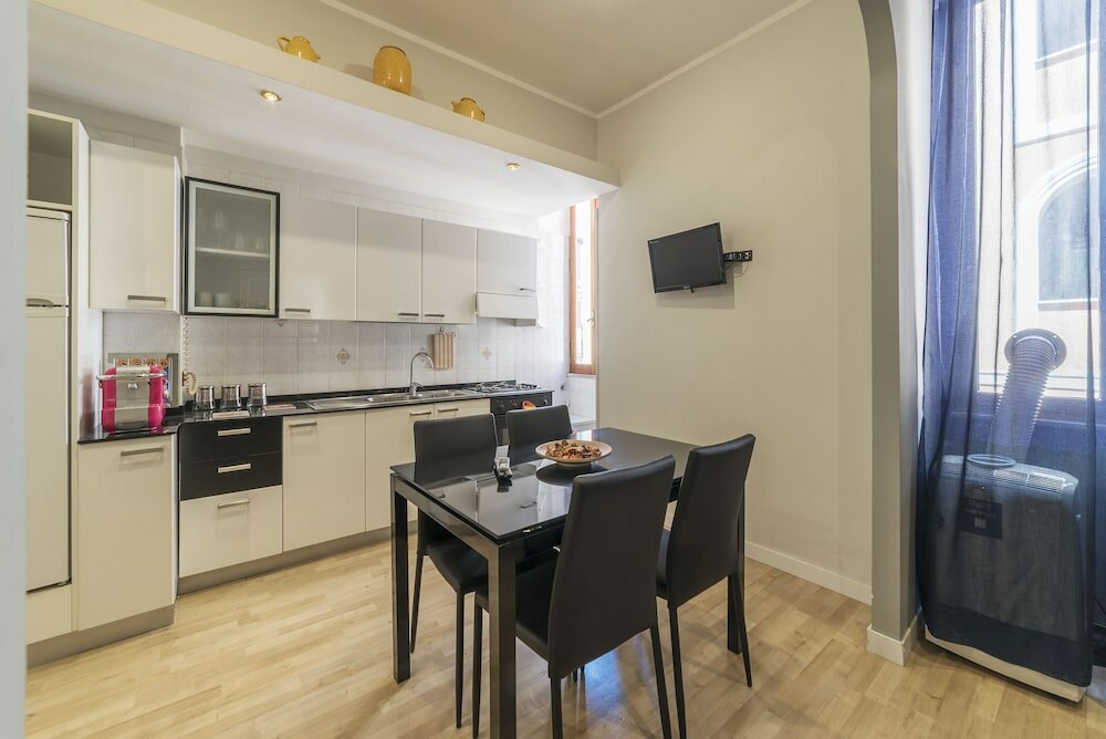 Фото Vittorio Emanuele Apartment