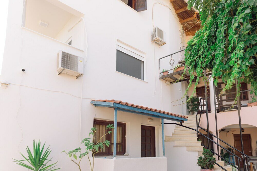 Фото Eleftheria Suites