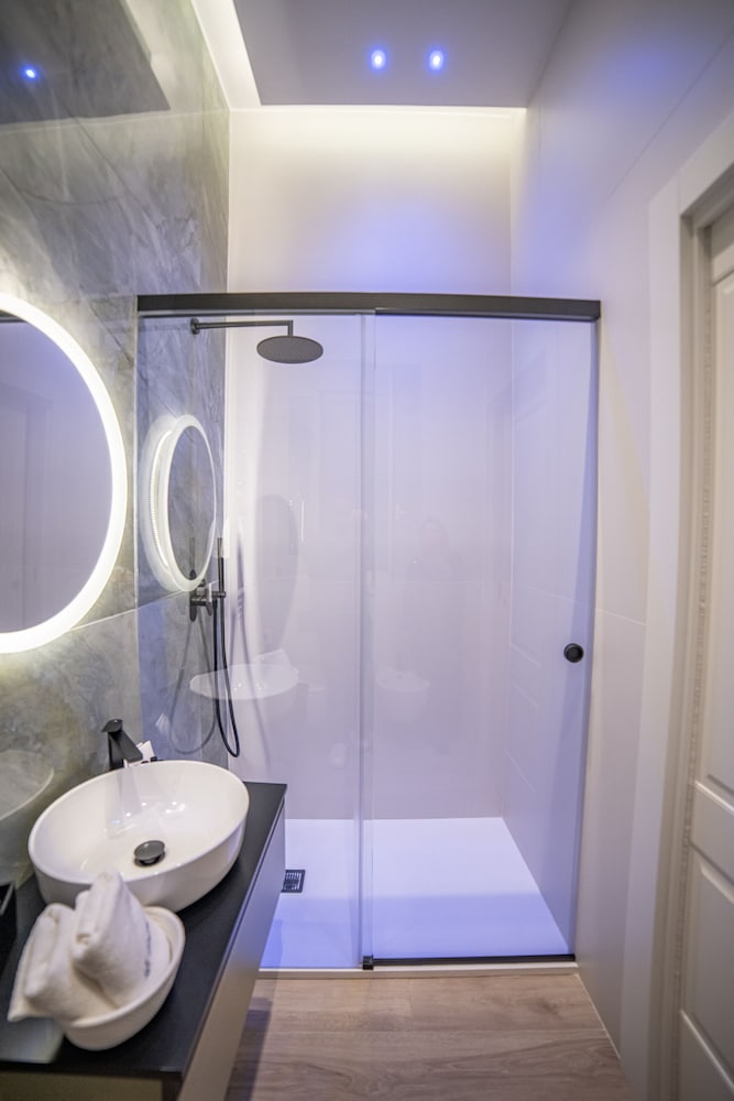 Фото La Banchina Luxury Suites