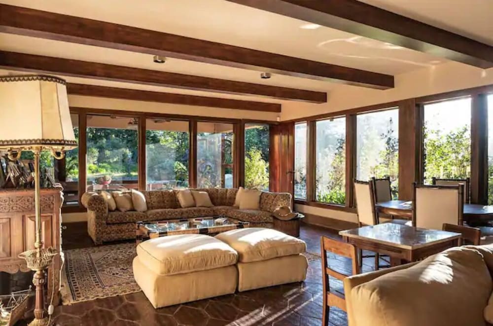 Фото Aconchegante Mansão em Campos do Jordão