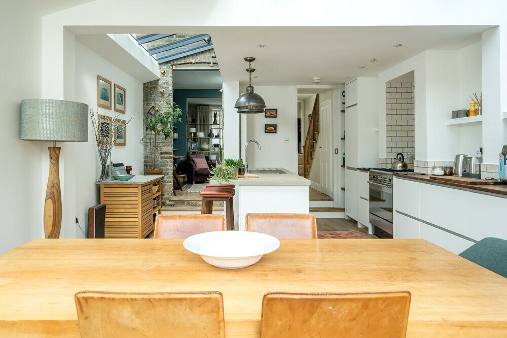 Фото Altido Contemporary 2-Bed House W Private Garden