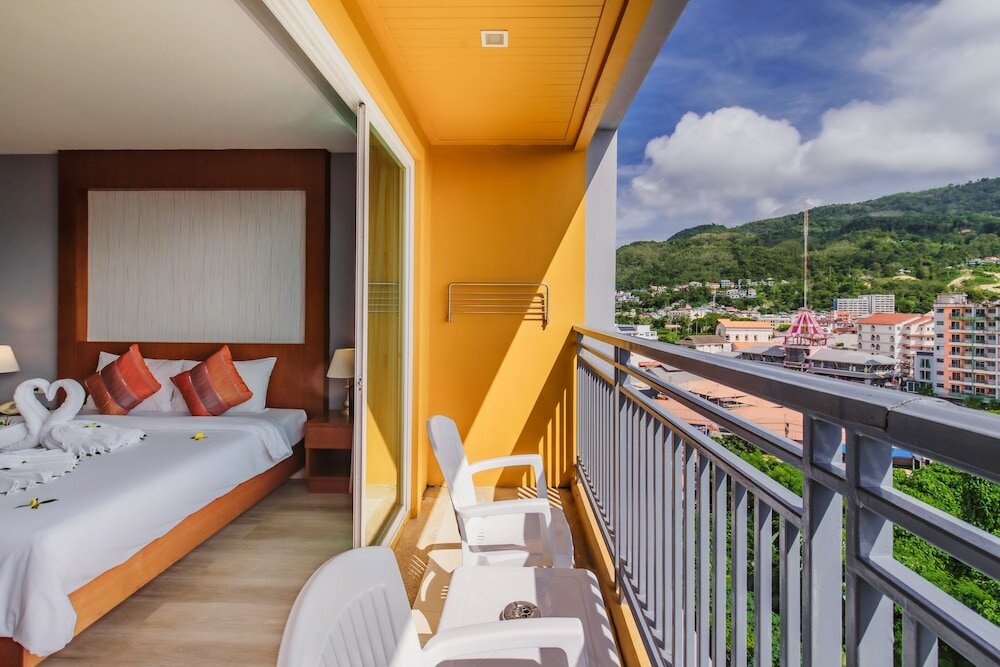 Фото Elite Suites Hotel Patong