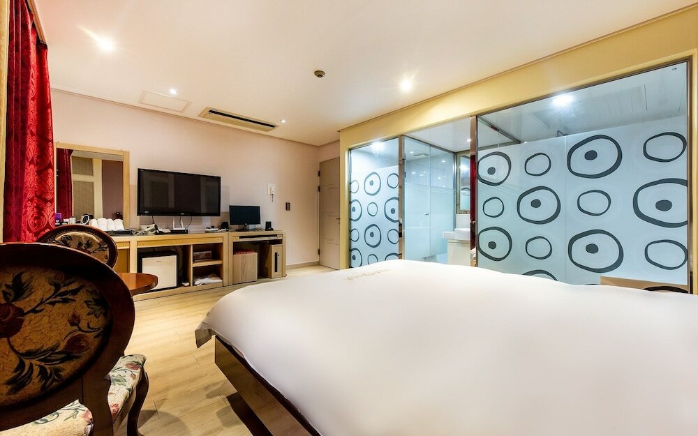 Фото Yeosu Hotel Provence