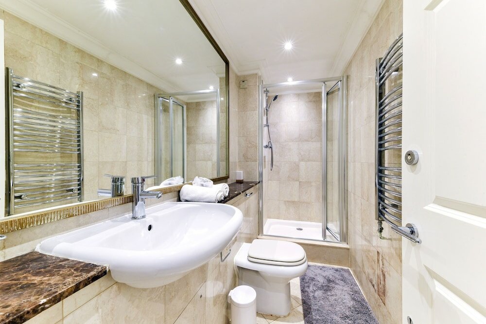 Фото The Beaufort Hotel