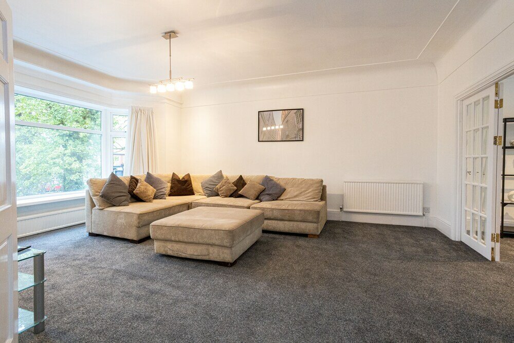 Фото Pillo Rooms - 4br House near Heaton Park
