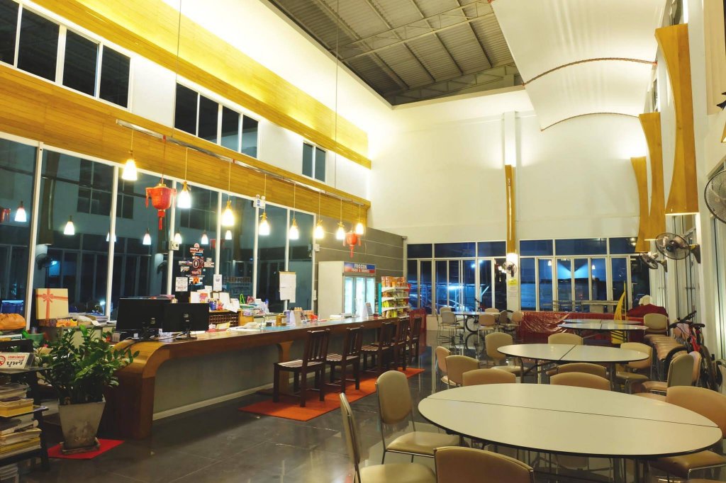 Фото Riverside Hotel