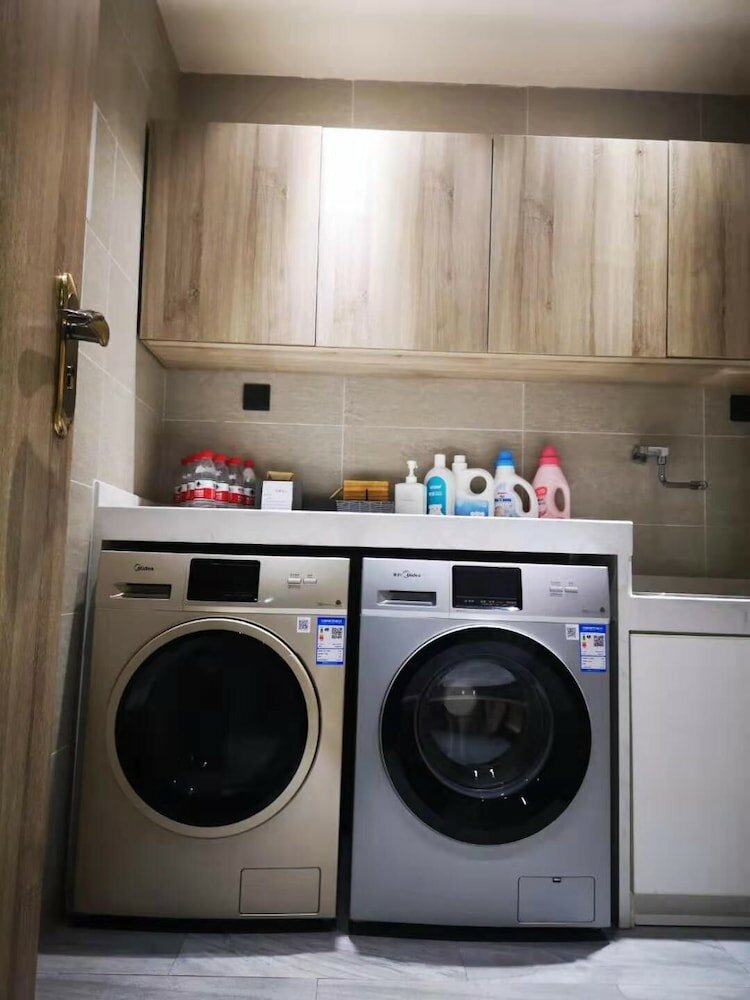 Фото Atour Hotel Dufu's Thatched Cottage Chengdu