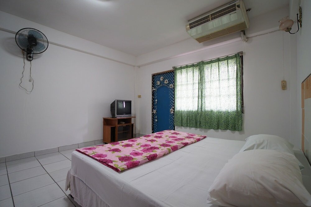 Фото Oyo 1004 Naklua Mansion