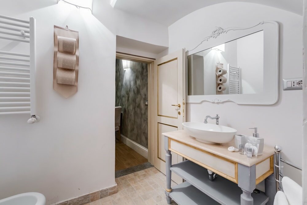 Фото Colonna Suite - Spanish Steps Suite & SPA