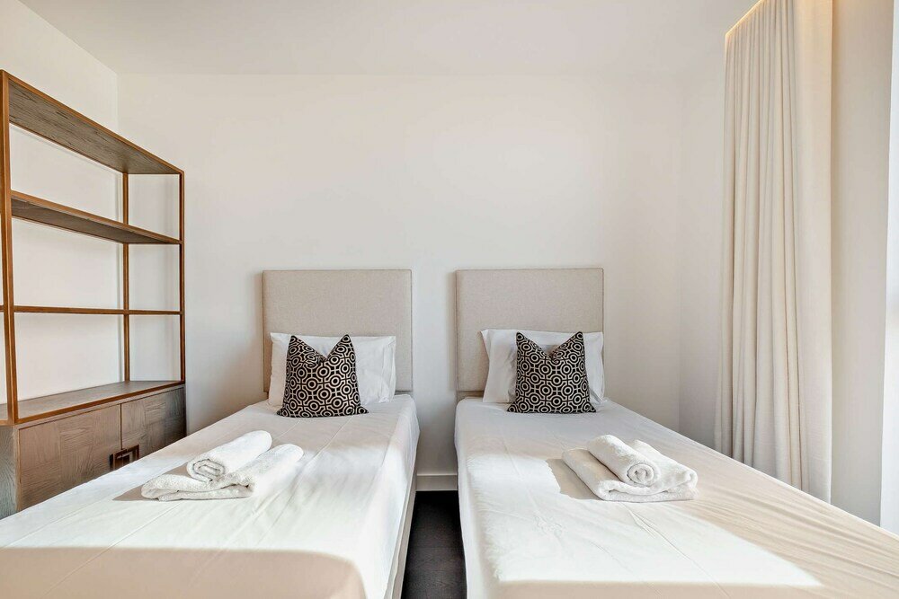 Фото Thornes House Apartments