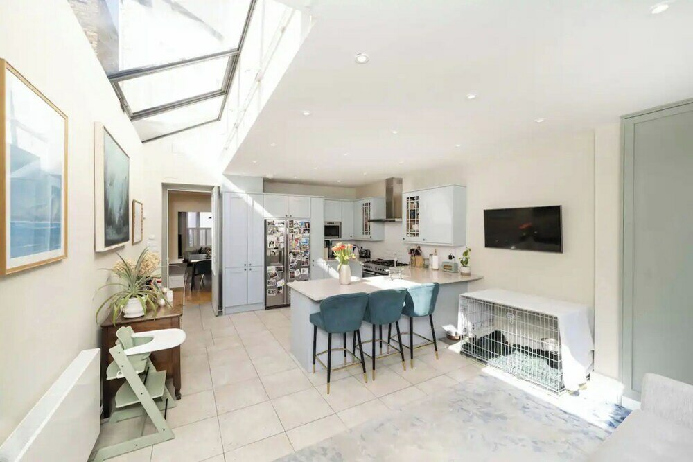 Фото Modern & Luminous 3bd Family Home - Fulham