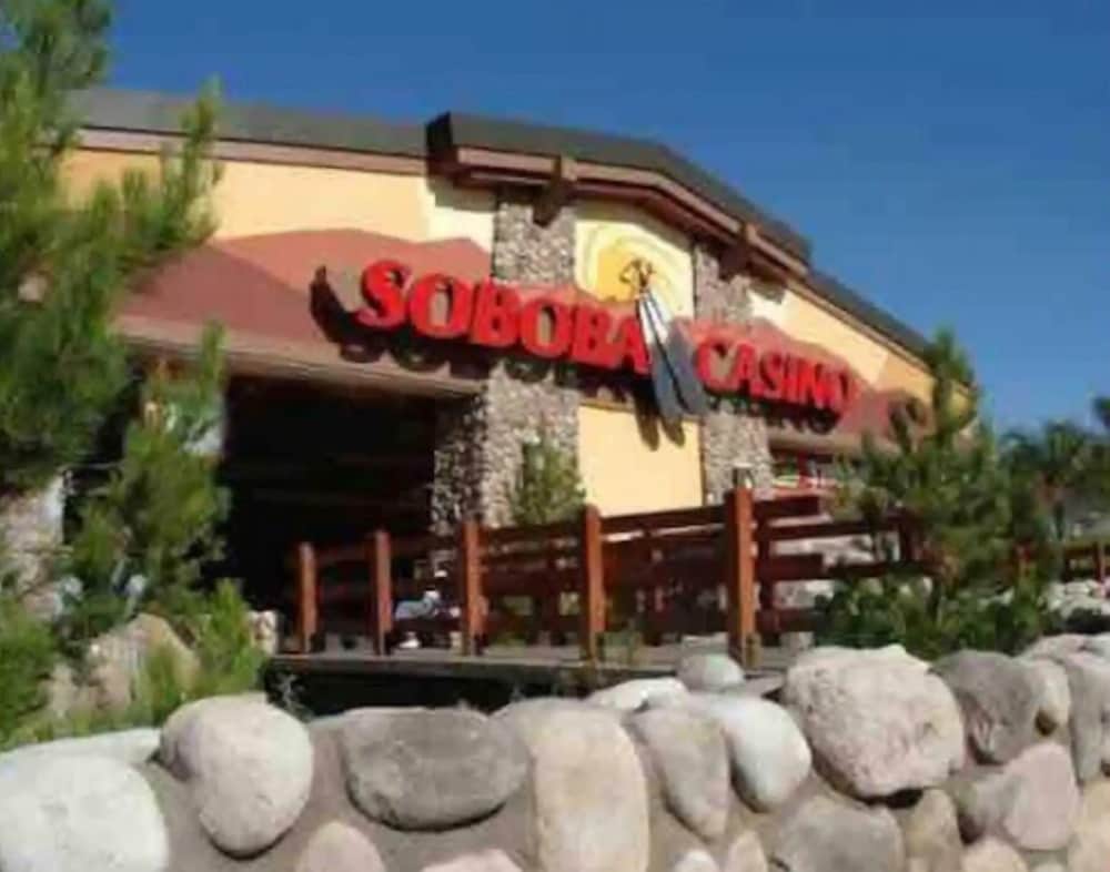 Фото Private bedroom in Country house near wineries