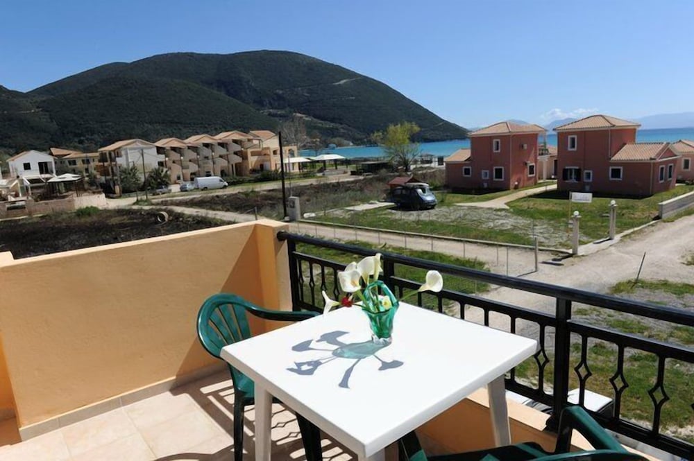 Фото Calypso Luxury Studios