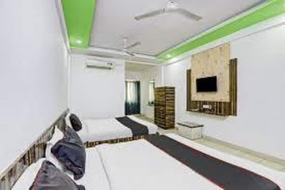 Фото Hotel Motera Inn