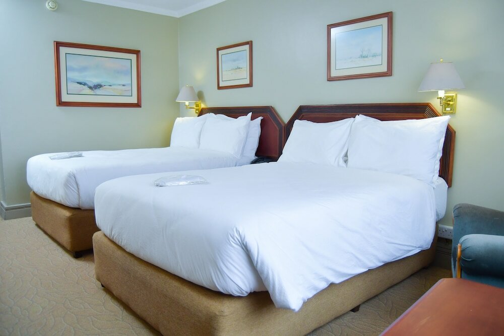 Фото Monomotapa Hotel