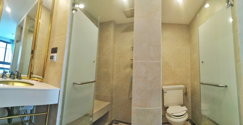 Фото Espana Condo by Som