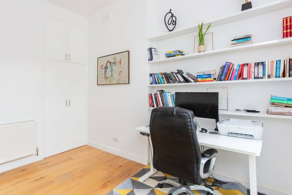 Фото Luxury 3 Bedroom Apartment With Large Garden & gym