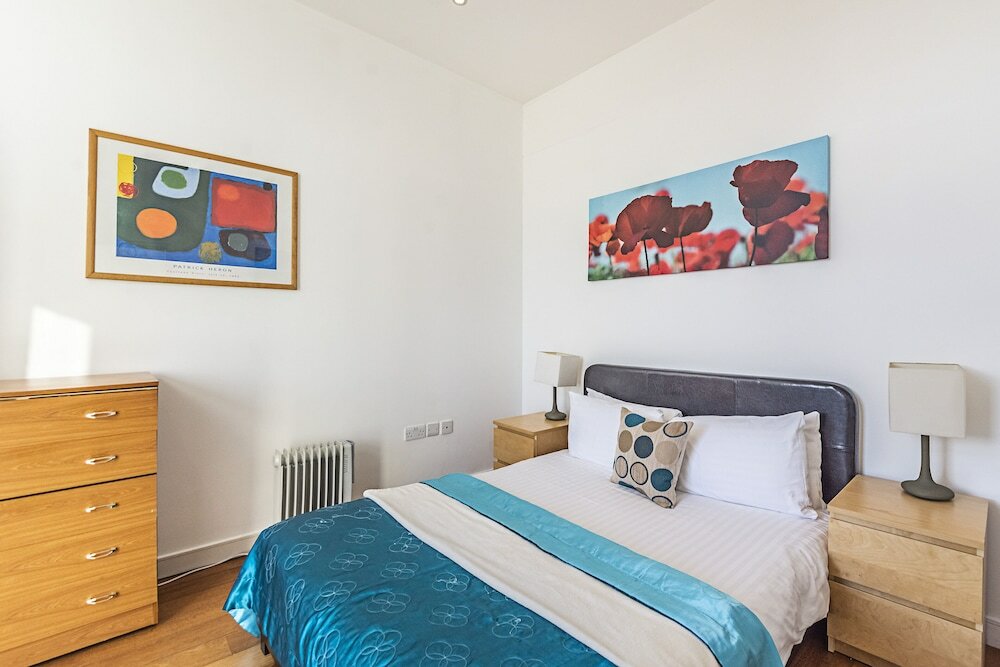 Фото Splendid 3 Bedroom Apartment Kings Cross