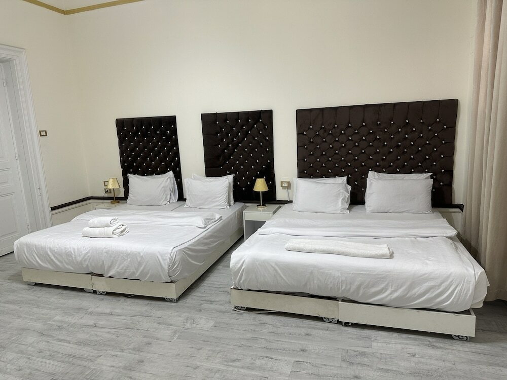 Фото Palace Court