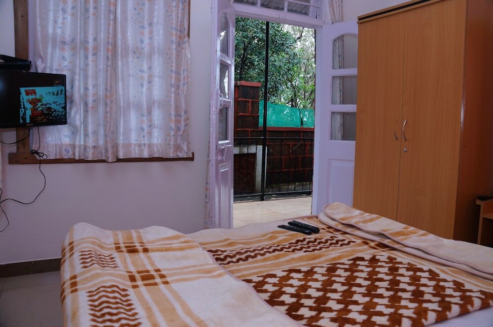 Фото Hotel Godai Girikunj