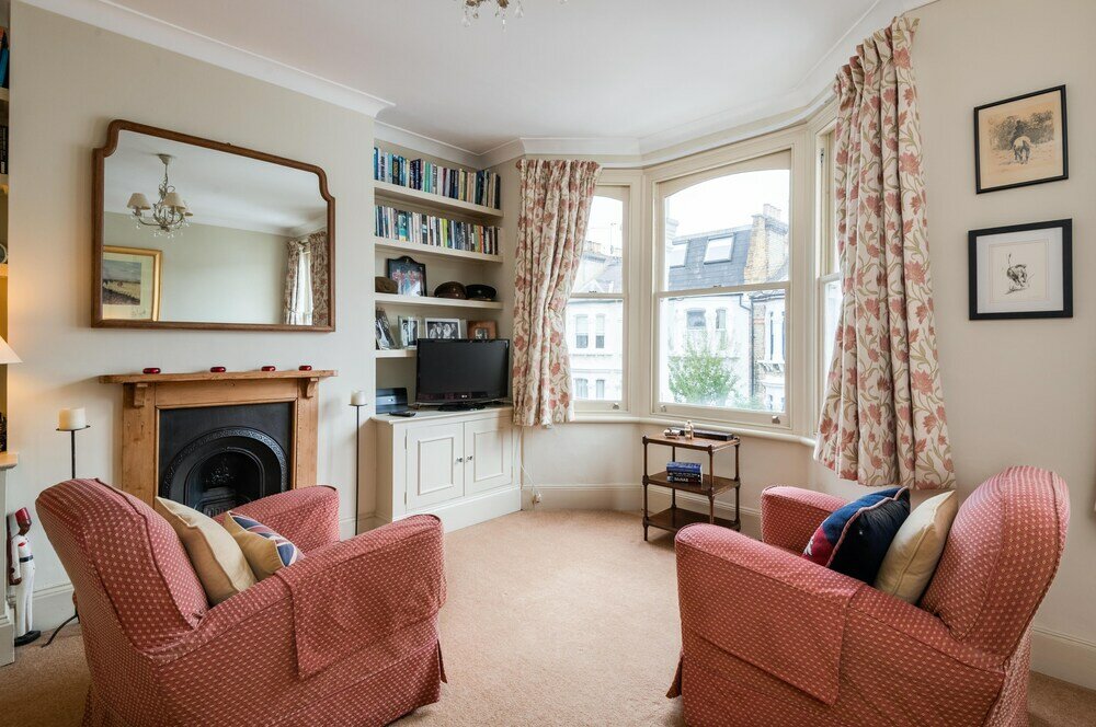 Фото Traditional Fulham Home Close to the River Thames