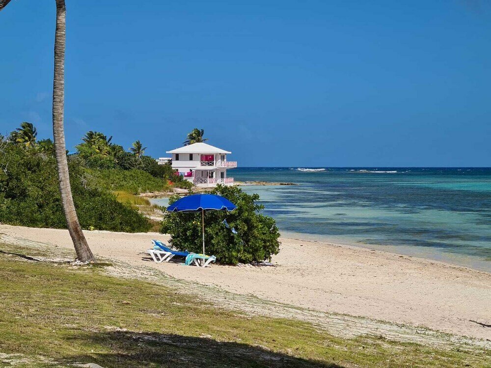 Фото Coralito Bay Suites & Villas