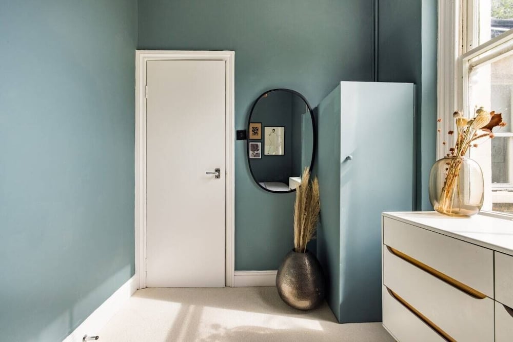 Фото The Kensington And Chelsea Classic - Glamorous 2bdr Flat