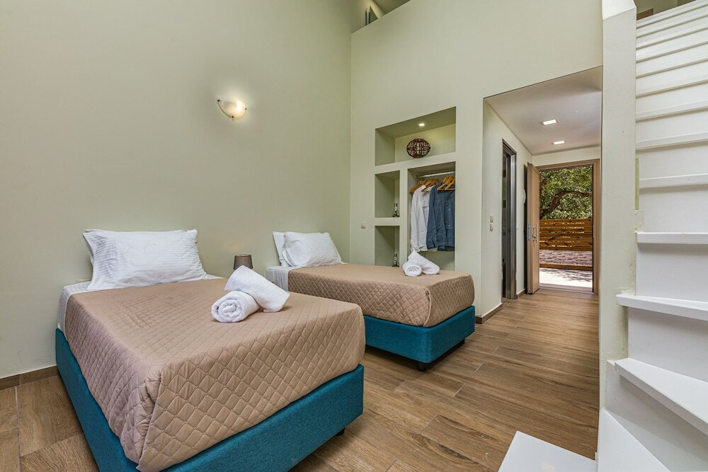 Фото Kozanos Suites with Private Pool