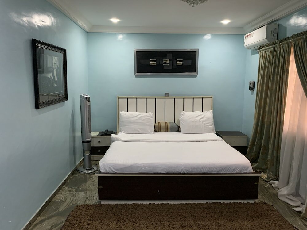 Фото Islanders Lounge and Hotel