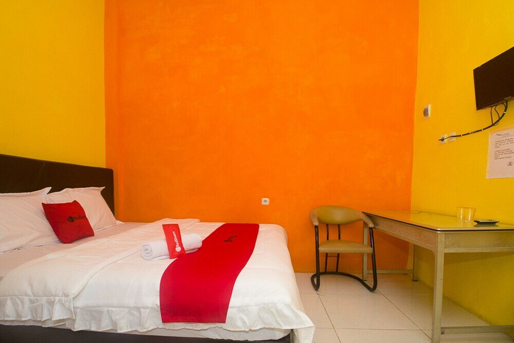 Фото RedDoorz Syariah near Keraton Sumenep