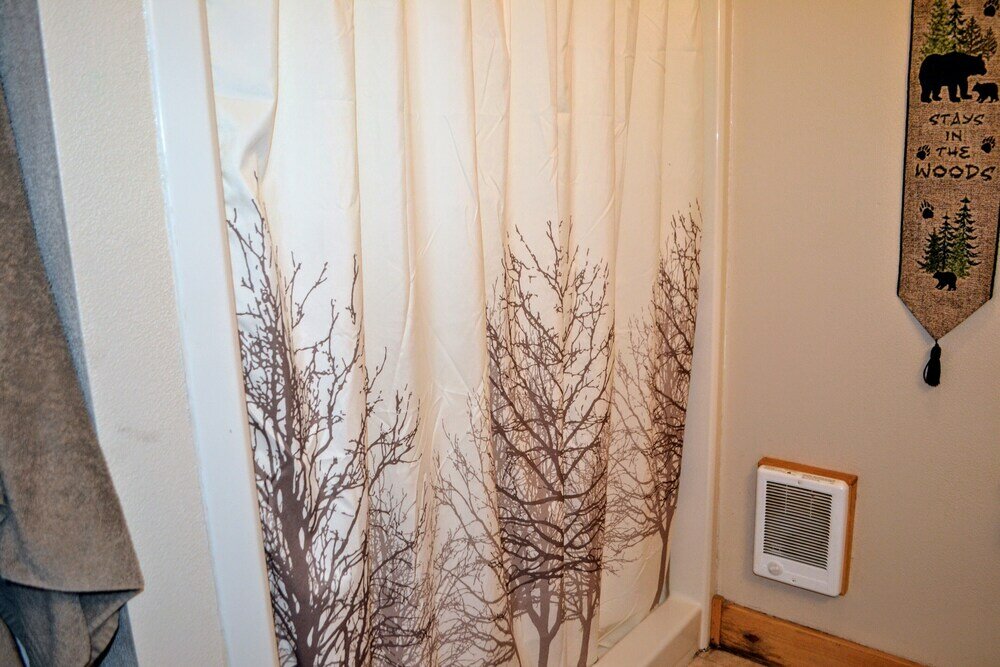 Фото Mitten Lake Hideaway