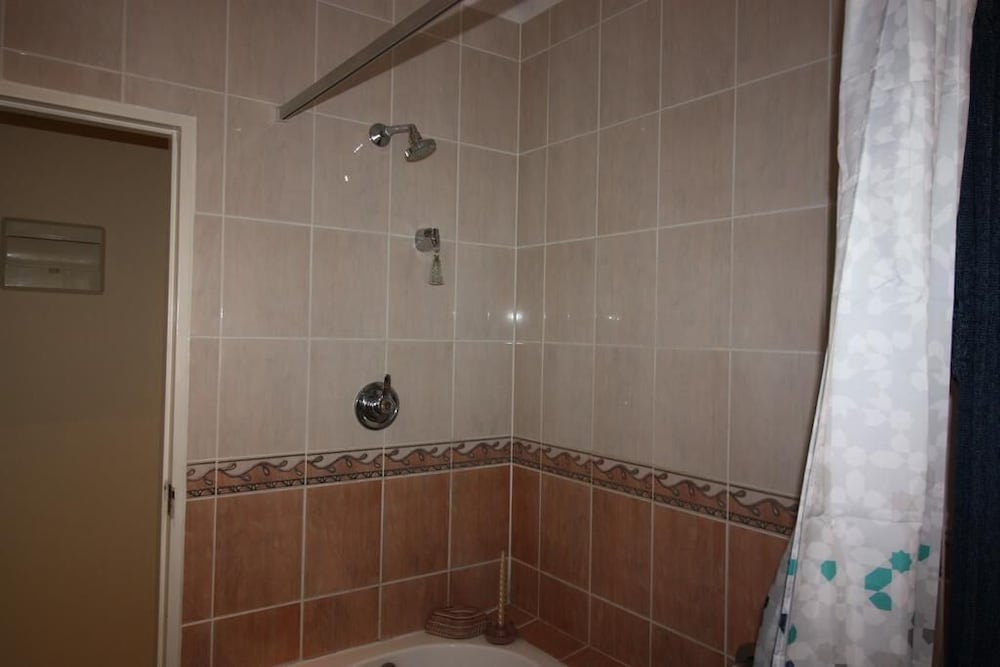 Фото Covenant Well Guest House