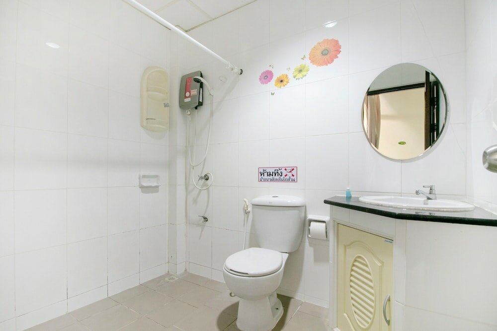 Фото Oyo 75390 Sunee Place Hotel