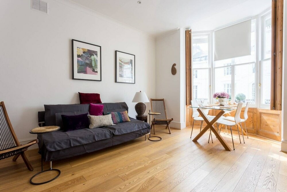 Фото Bright and Beautiful 2 Bed Flat Near Hyde Park