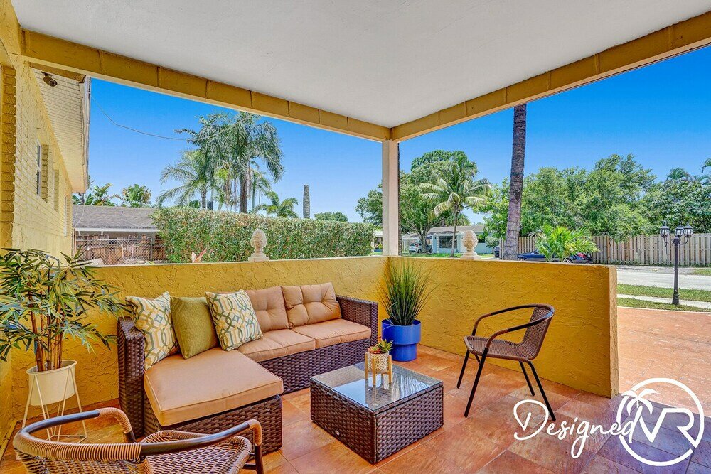 Фото Beautiful 4 Br with Private Heated Pool