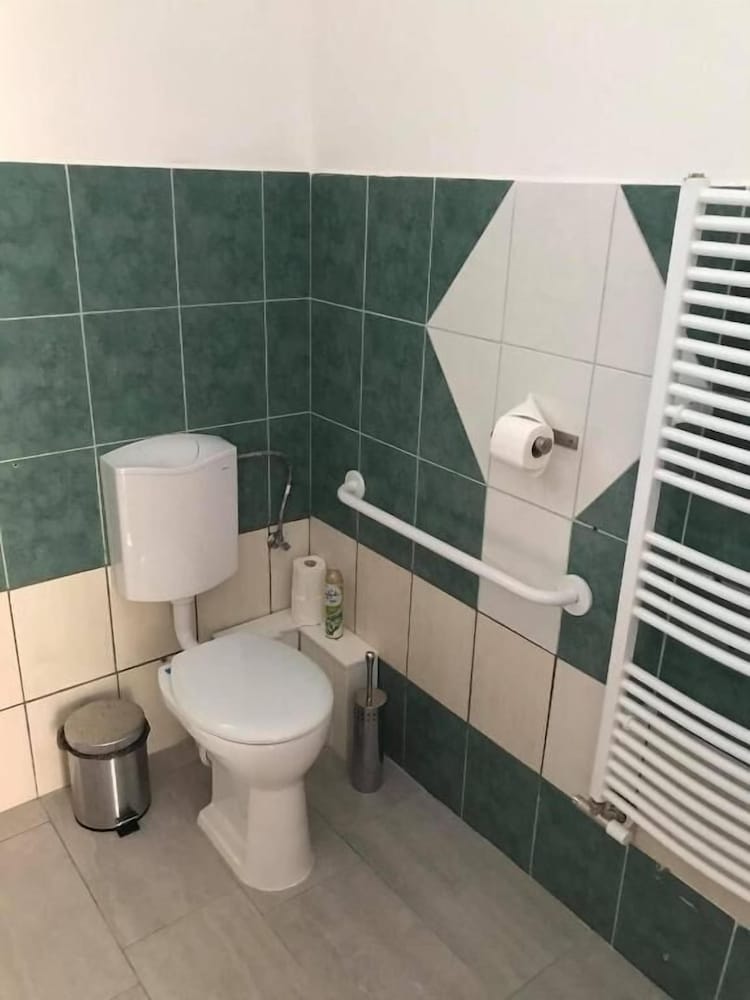 Фото Hunyadi Panzió- Apartmanház