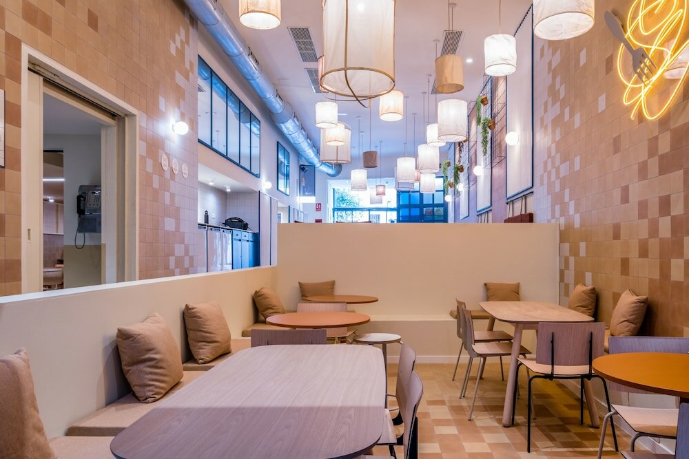 Фото Latroupe Poblenou Beach