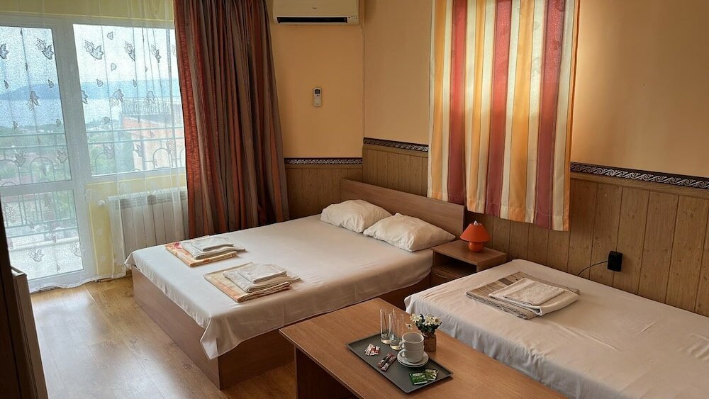 Фото Hayat Hotel Ltd