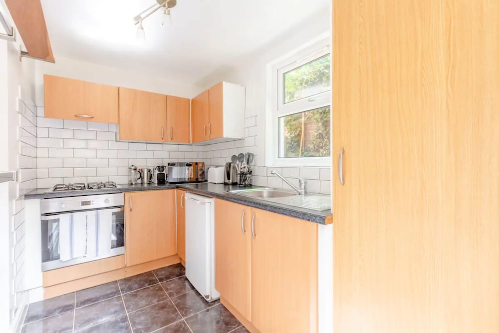 Фото Spacious 2 Bedroom in Gorgeous Camberwell With Garden