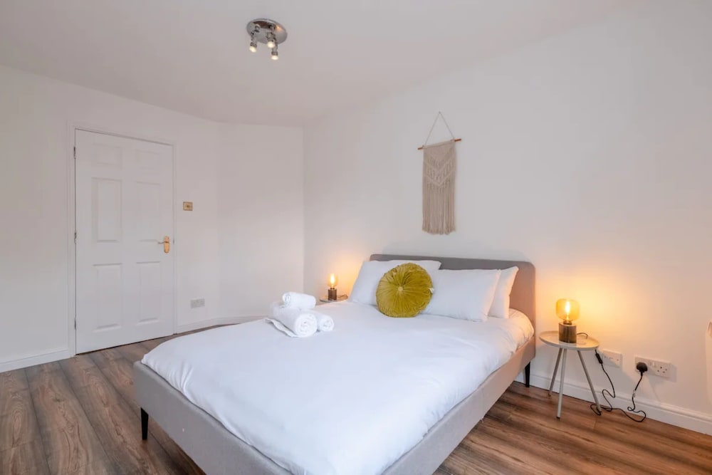 Фото Charming 2 Bedroom in Hackney