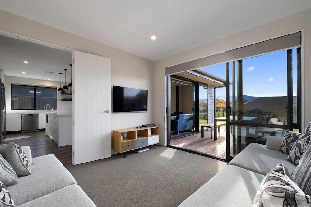 Фото Sapphire Spring Rise