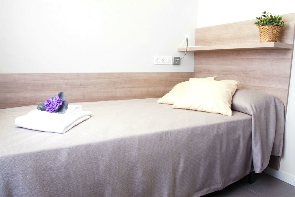 Фото Colegio Mayor La Concepción - Campus Accommodation