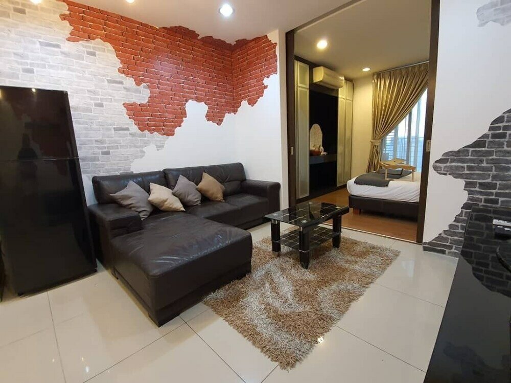 Фото Taragon Bintang Suites by StayHub Studio